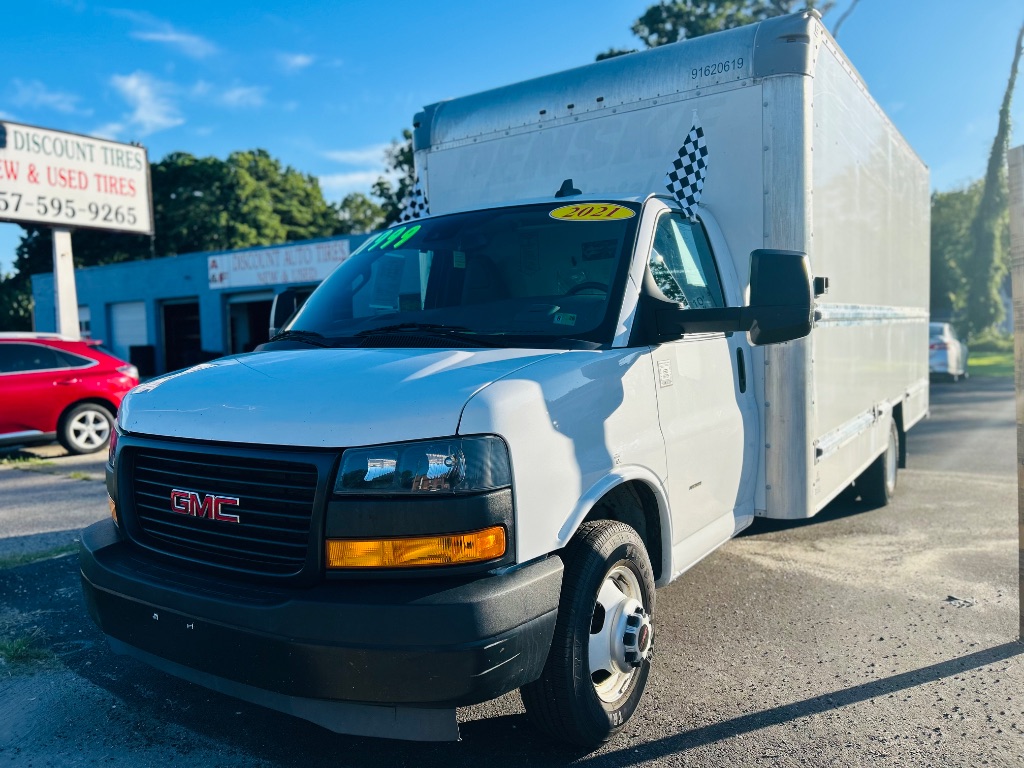 2021 GMC Savana Cutaway