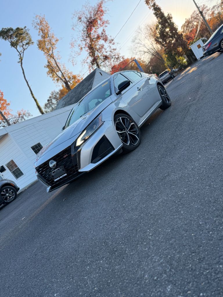 2023 Nissan Altima SR